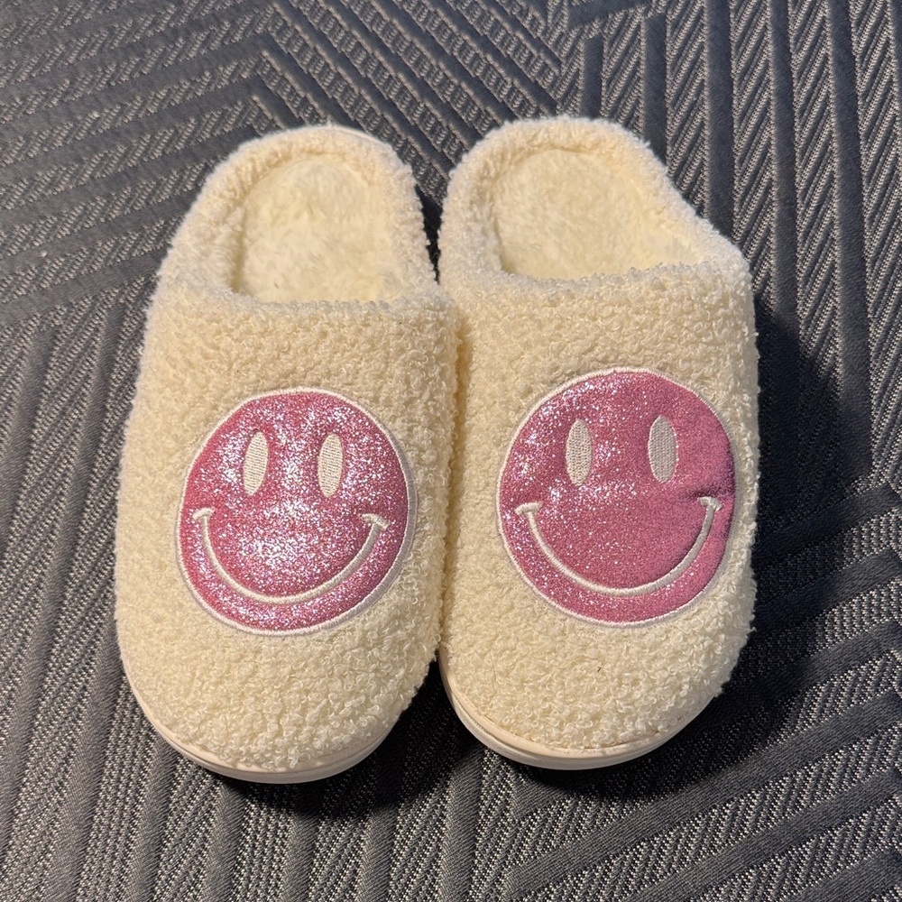 Cream Fuzzy Slippers with Purple Smiley Face